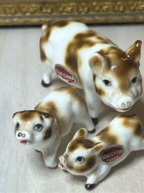 Vintage Bone China Pig Family Figurines - Brown & White